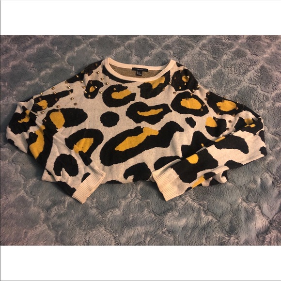 Sweater - Picture 2 of 7